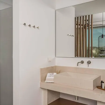 Alba Thesan Villa Marathiás